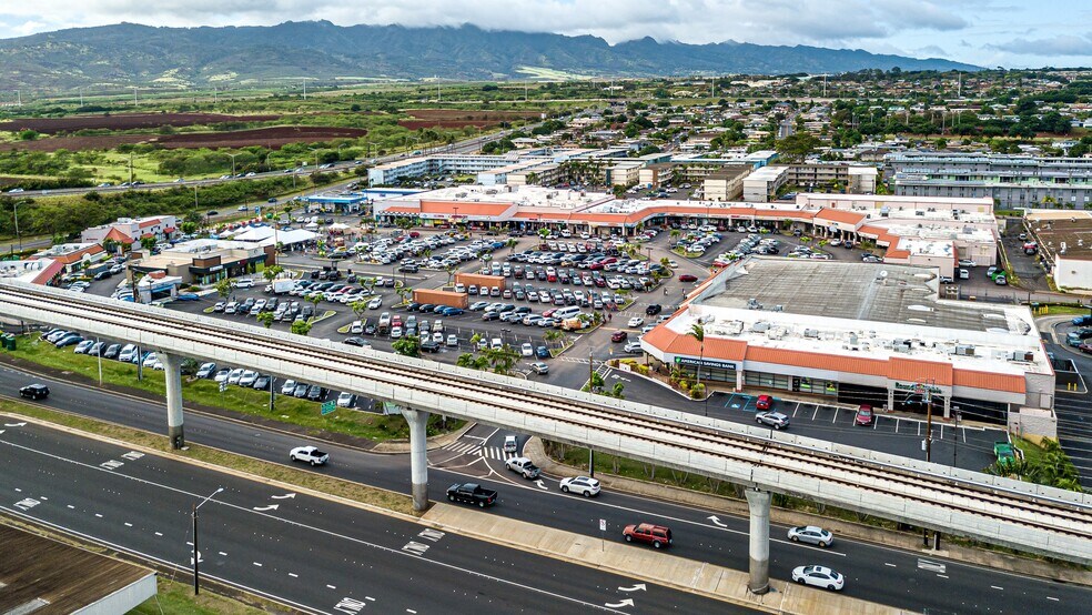 94-050 Farrington Hwy, Waipahu, HI à louer - Photo du bâtiment - Image 2 de 6
