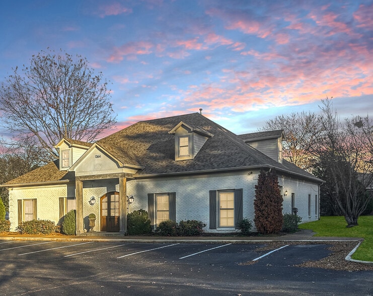 1364 Cordova Cv, Germantown, TN à vendre - Photo du bâtiment - Image 2 de 2