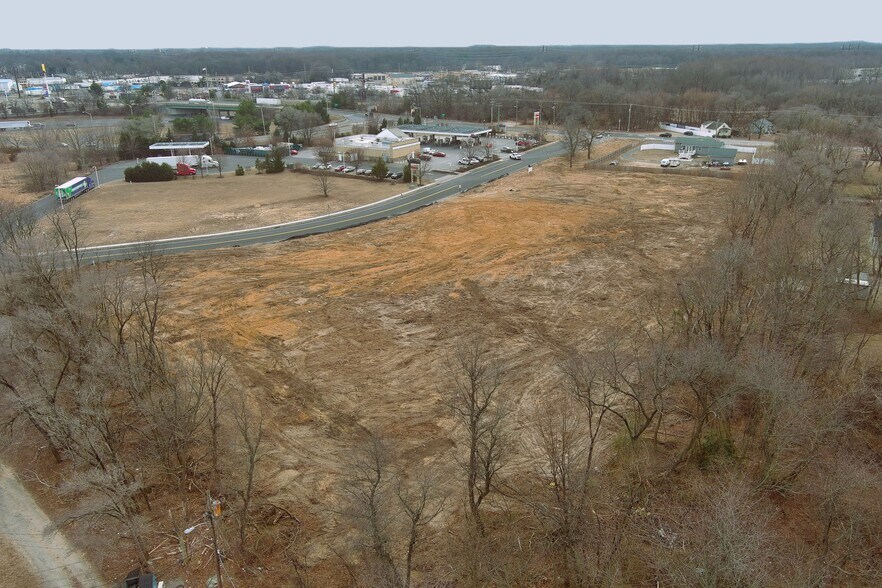 L8 Lodge Ave, Paulsboro, NJ à vendre - Photo du bâtiment - Image 2 de 10