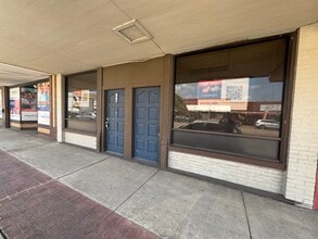 172 W Austin St, Giddings, TX for lease Interior Photo- Image 2 of 11