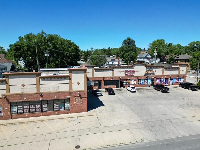 694-704 W Huron St, Pontiac, MI à louer - Photo du bâtiment - Image 1 de 8