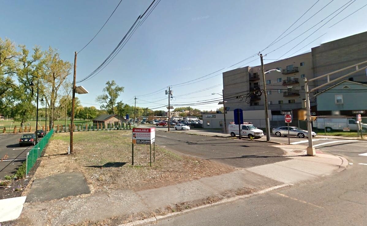 242 River St, Hackensack, NJ à vendre Photo principale- Image 1 de 3