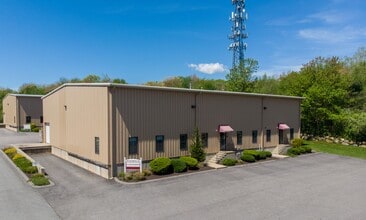 376 Dry Bridge Rd, North Kingstown, RI à louer Photo du bâtiment- Image 1 de 24