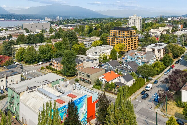 More details for 636 Commercial Dr, Vancouver, BC - Retail for Lease