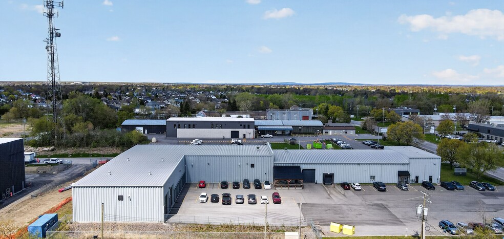 425 Boul Ford, Châteauguay, QC for sale - Building Photo - Image 3 of 15