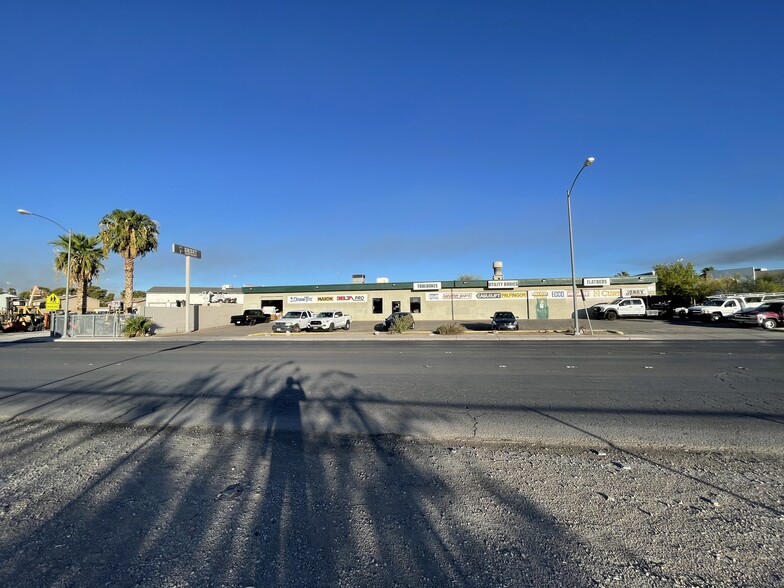 3527 Civic Center Dr, North Las Vegas, NV à vendre - Photo du bâtiment - Image 1 de 1