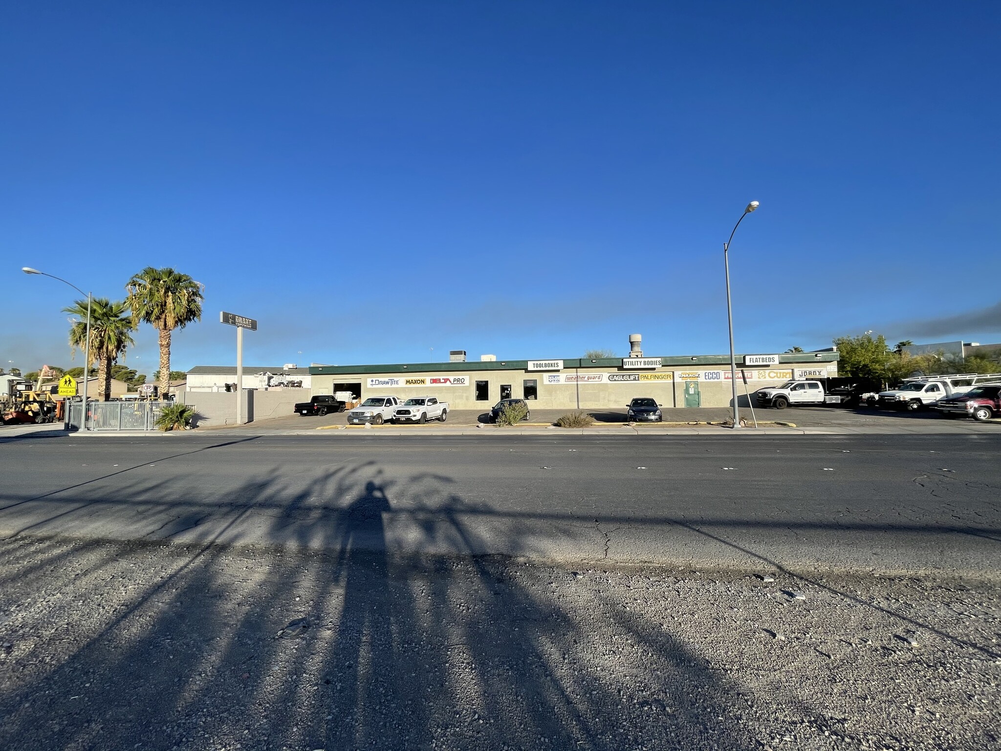 3527 Civic Center Dr, North Las Vegas, NV à vendre Photo du bâtiment- Image 1 de 1