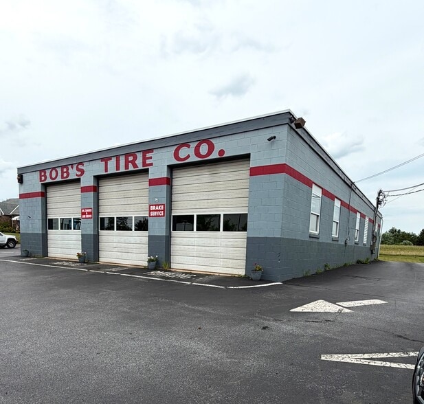 1529 E Philadelphia Ave, Gilbertsville, PA for sale - Building Photo - Image 3 of 37