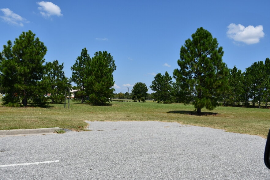 Forum Dr, Columbia, SC for lease - Building Photo - Image 2 of 3