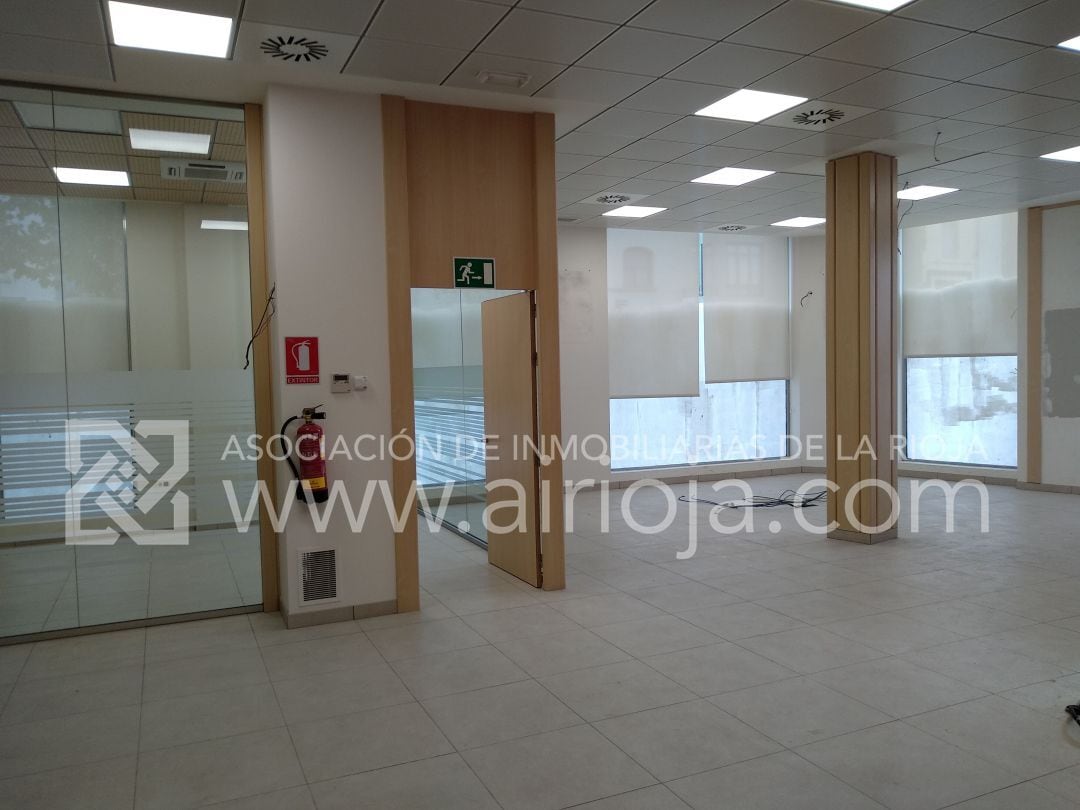 Logroño, LAR 26003 - Unit 1 - - Interior Photo - Image 1 of 4