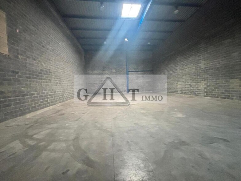 Industrial in Gennevilliers for lease - Interior Photo - Image 2 of 9