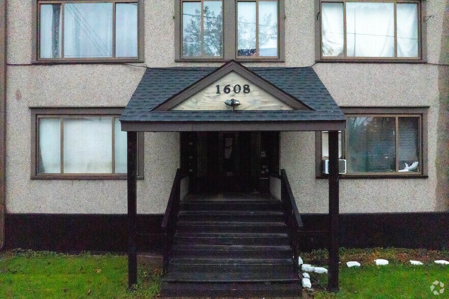 High-Yield Multifamily Portfolio portefeuille de 4 propriétés à vendre sur LoopNet.ca - Photo du bâtiment - Image 3 de 18