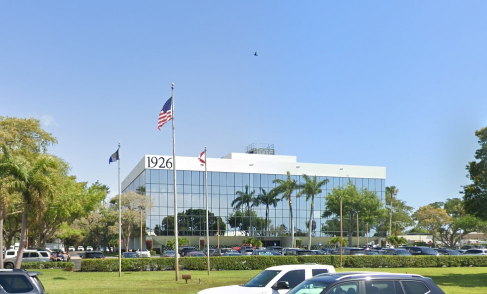 1926 10th Ave N, Lake Worth, FL for lease - Building Photo - Image 3 of 7