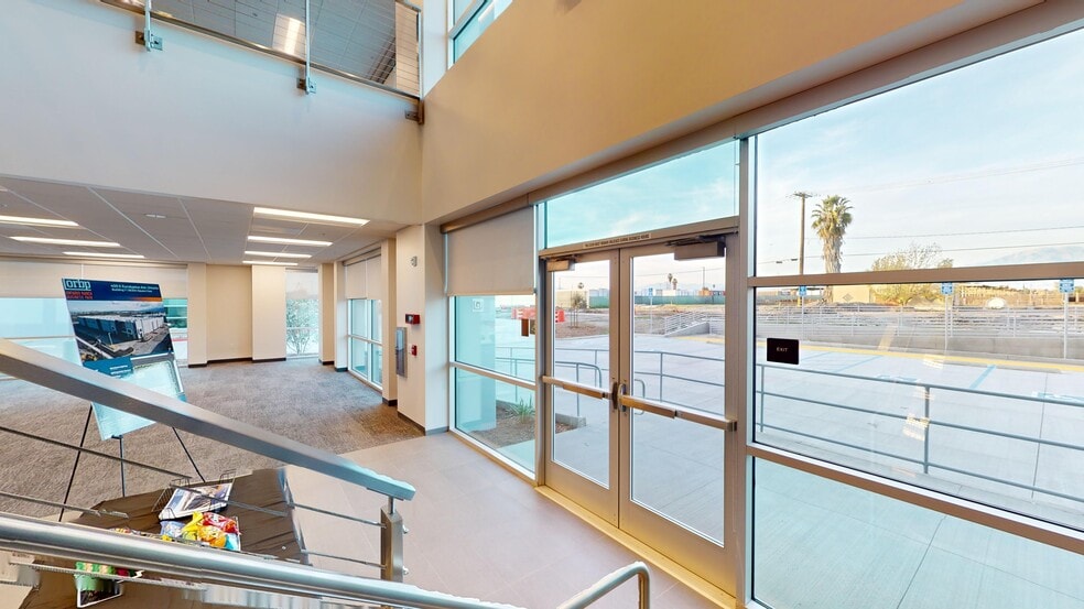 400 E Eucalyptus Ave, Ontario, CA à louer - Photo intérieure - Image 2 de 28