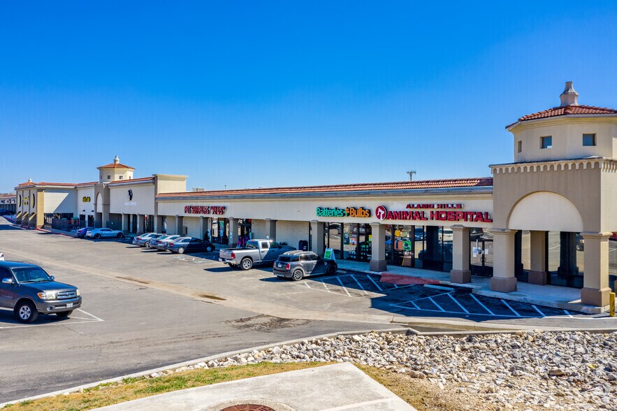 1230-1248 Austin Hwy, San Antonio, TX à louer - Photo du bâtiment - Image 3 de 11