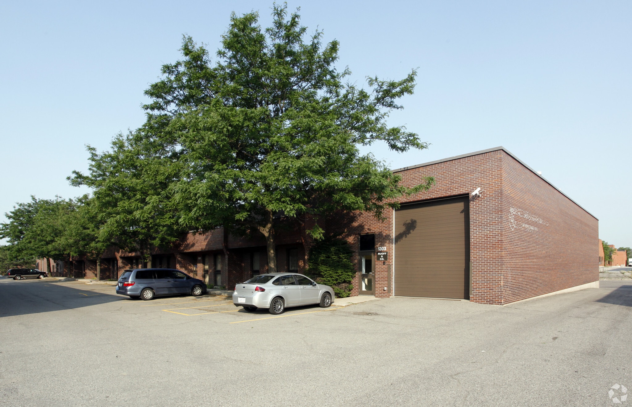 1299 Kamato Rd, Mississauga, ON à louer Photo principale- Image 1 de 3