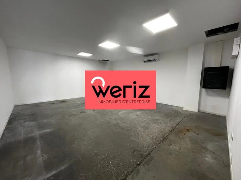 Flex in Marseille for lease - Interior Photo - Image 2 of 3