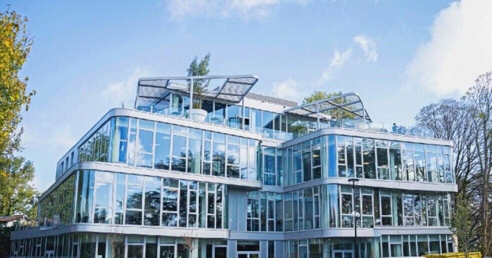 44 Sentier Du Bois Des Côtes, Limonest for lease - Building Photo - Image 1 of 9