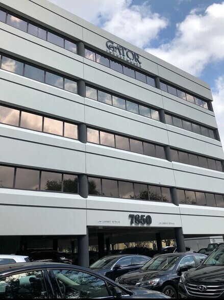 7850 NW 146th St, Miami Lakes, FL à louer - Photo du bâtiment - Image 2 de 11