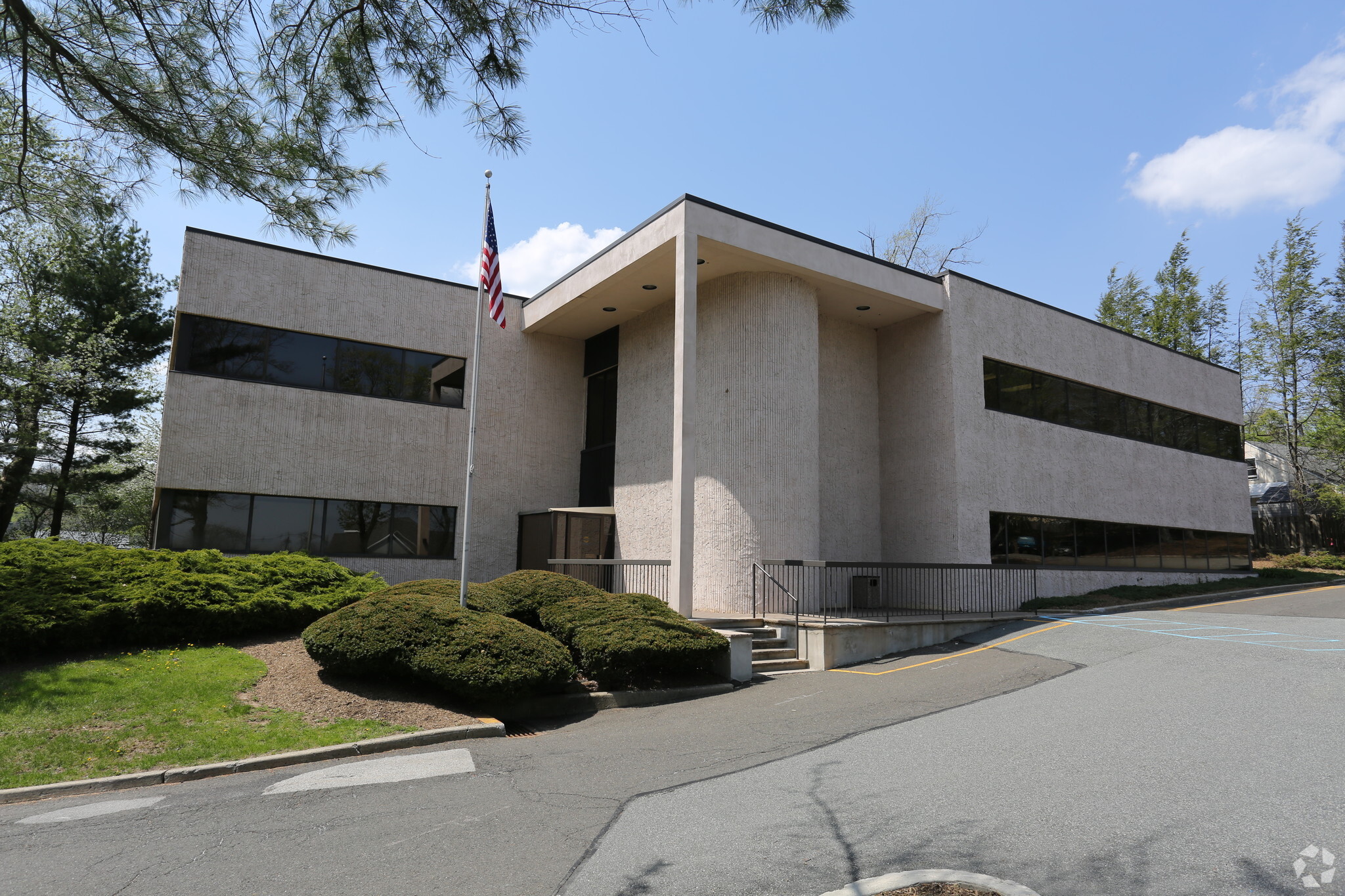 40 Morristown Rd, Bernardsville, NJ for sale Primary Photo- Image 1 of 1