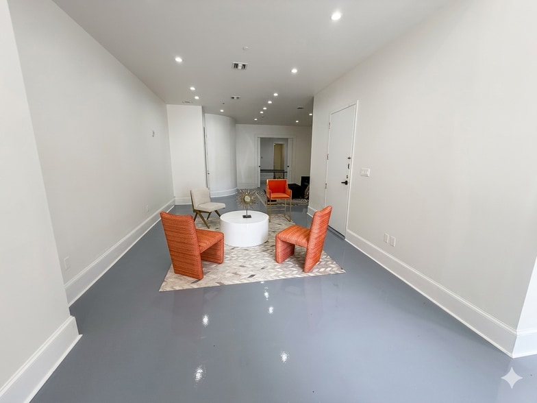 713 Camp St, New Orleans, LA for lease - Interior Photo - Image 3 of 8