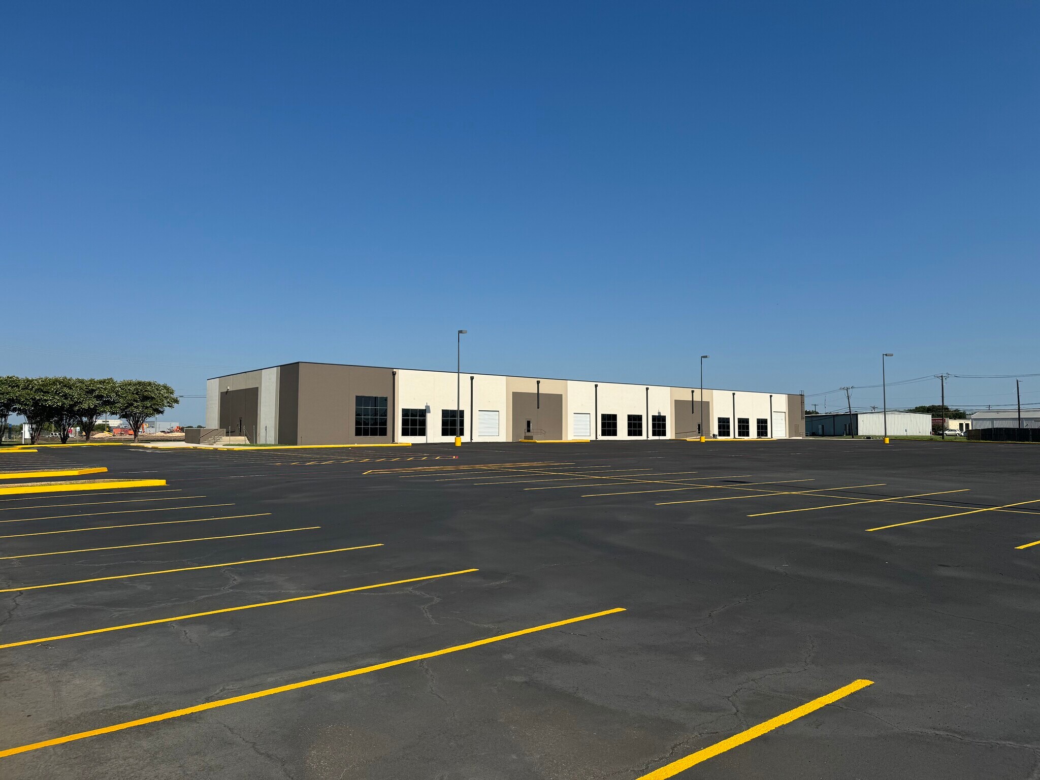 902 N Twin Creek Dr, Killeen, TX for lease Building Photo- Image 1 of 7