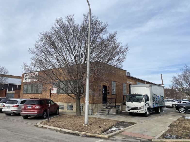 1700 N Throop St, Chicago, IL à louer - Photo du bâtiment - Image 2 de 19
