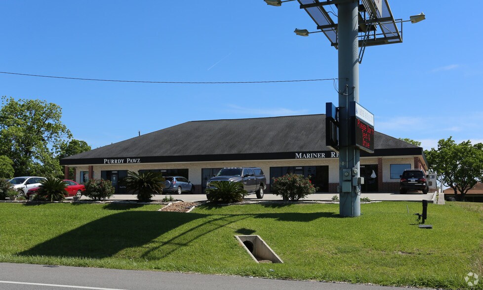 13185 FM 1097, Willis, TX à louer - Photo du bâtiment - Image 2 de 2