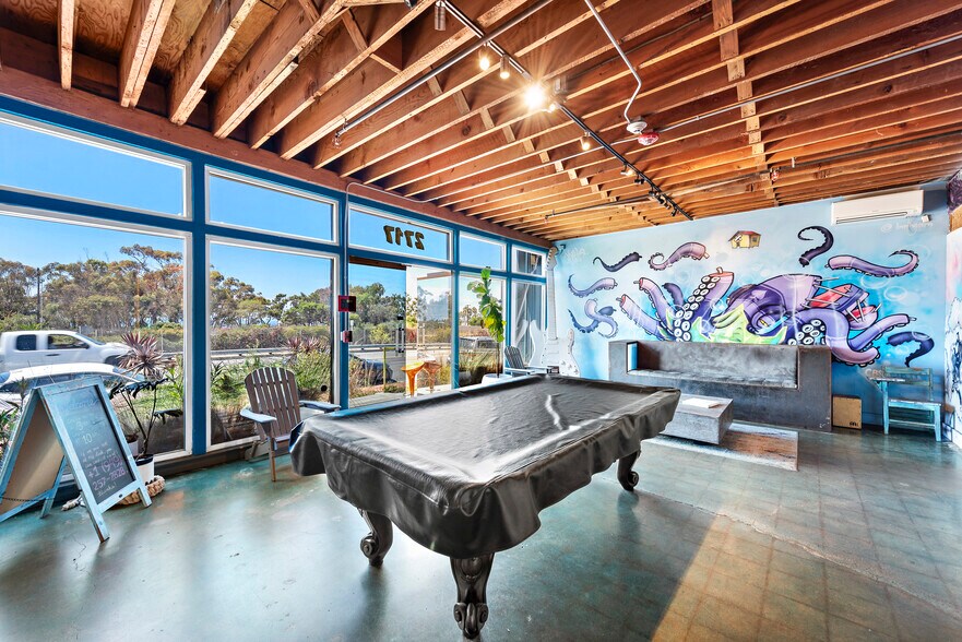 2717 S El Camino Real, San Clemente, CA à vendre - Photo intérieure - Image 2 de 13