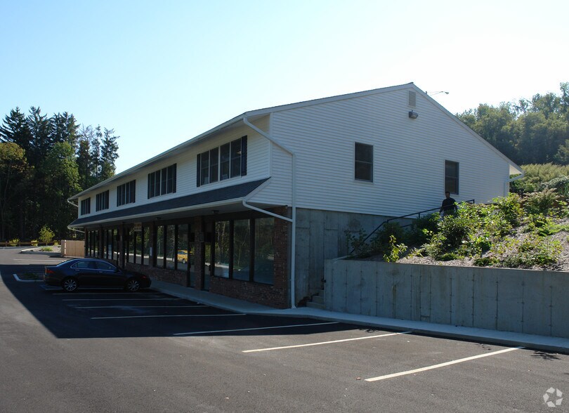 4005 Danbury Rd, Brewster Village, NY à vendre - Photo du bâtiment - Image 3 de 6