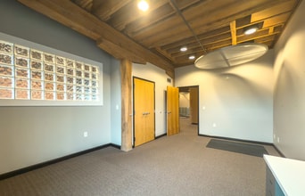 109 Norfolk Ave SW, Roanoke, VA for lease Interior Photo- Image 1 of 21