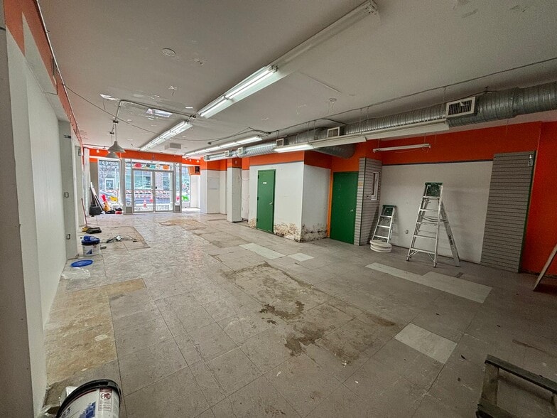 317-319 Knickerbocker Ave, Brooklyn, NY à louer - Photo du bâtiment - Image 2 de 11