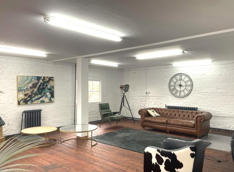 Greys Rd, Henley On Thames à louer - Photo du bâtiment - Image 3 de 5