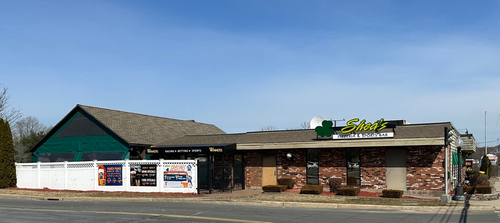 103 Tolland Tpke, Manchester, CT à vendre - Photo du bâtiment - Image 2 de 11