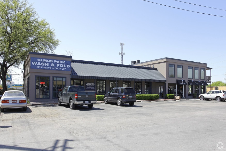 5221-5331 McCullough Ave, San Antonio, TX à louer - Photo du bâtiment - Image 2 de 4