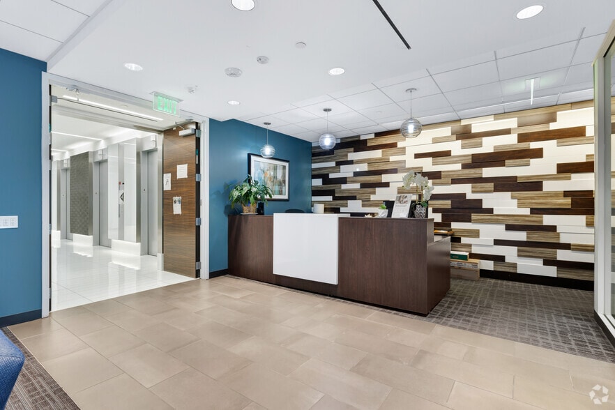 2029 Century Park E, Los Angeles, CA for lease - Interior Photo - Image 3 of 36
