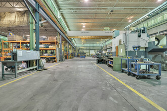 4790 North Service Rd E, Windsor, ON à louer Photo intérieure- Image 1 de 26