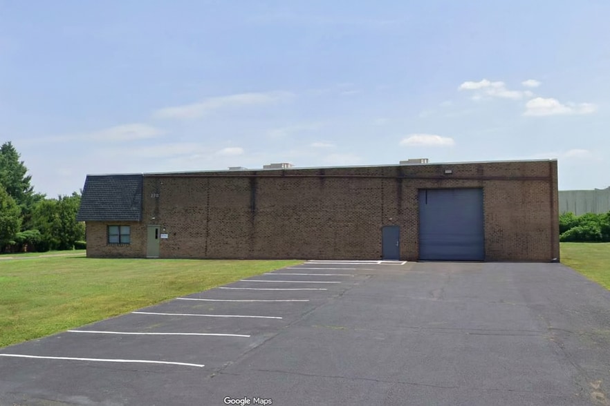 270 Andrews Rd, Trevose, PA for lease - Building Photo - Image 3 of 13