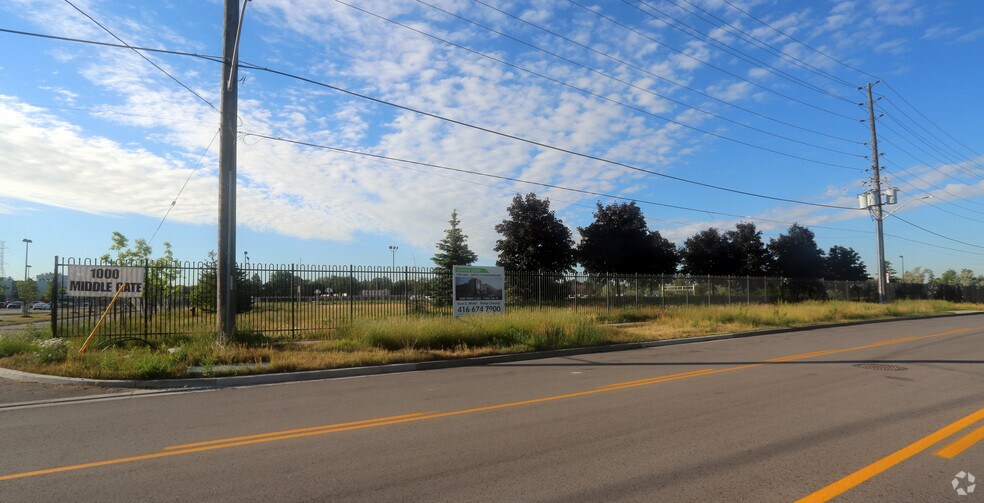 952 Middlegate Rd, Mississauga, ON for sale - Primary Photo - Image 1 of 1