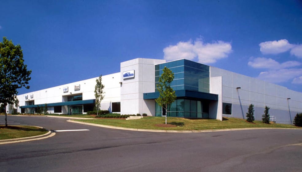 2217 Distribution Center Dr, Charlotte, NC for lease - Building Photo - Image 1 of 11