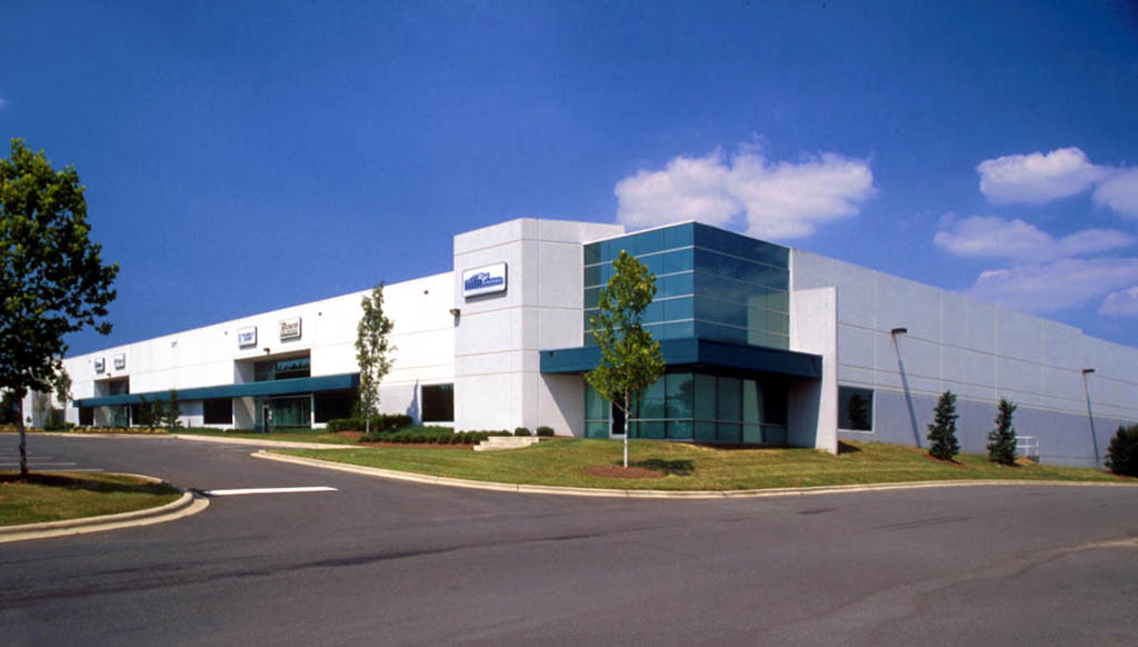 2217 Distribution Center Dr, Charlotte, NC à louer Photo du bâtiment- Image 1 de 12