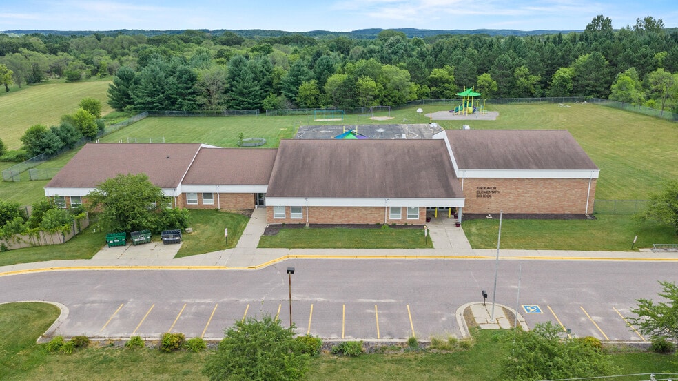 414 S Church St, Endeavor, WI for sale - Building Photo - Image 2 of 90