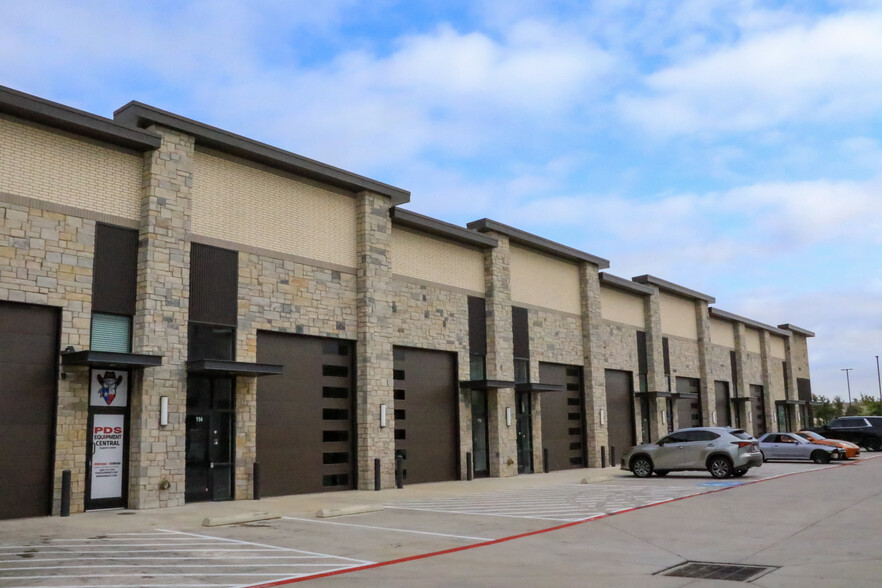 2601 TX-121, Lewisville, TX for lease - Building Photo - Image 2 of 4