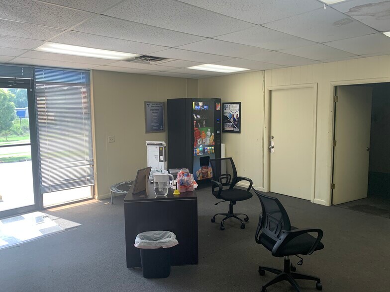 394 Commerce Blvd, Bogart, GA à louer - Photo du bâtiment - Image 2 de 10