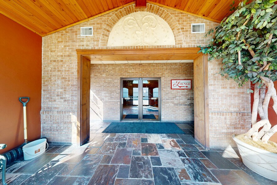 7680 Grand Ave, Gurnee, IL à vendre - Numérisation 3D de Matterport - Image 3 de 37