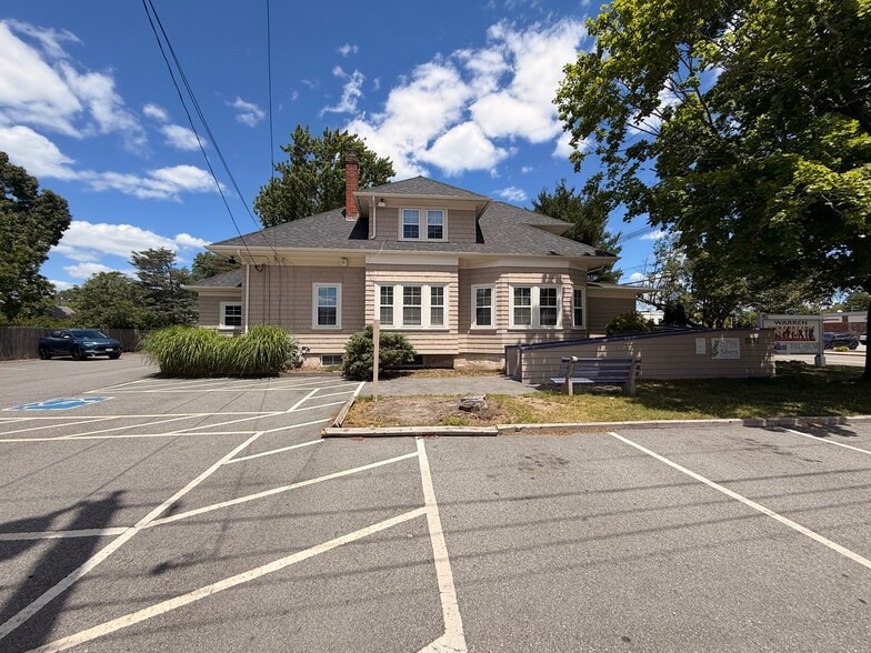 2797 Post Rd, Warwick, RI à vendre - Photo du bâtiment - Image 3 de 43
