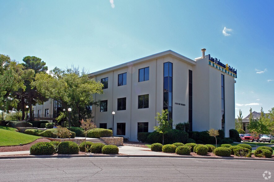4100 Rio Bravo Dr, El Paso, TX à louer - Photo du bâtiment - Image 3 de 8