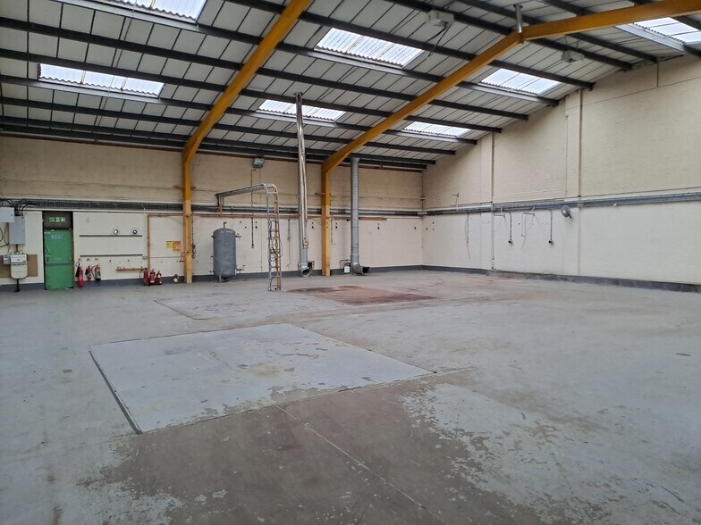 1-4 Brunswick Industrial Estate, Newcastle Upon Tyne for lease - Interior Photo - Image 2 of 2