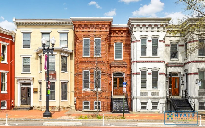 924 Pennsylvania Ave SE, Washington, DC à vendre - Photo du bâtiment - Image 1 de 7