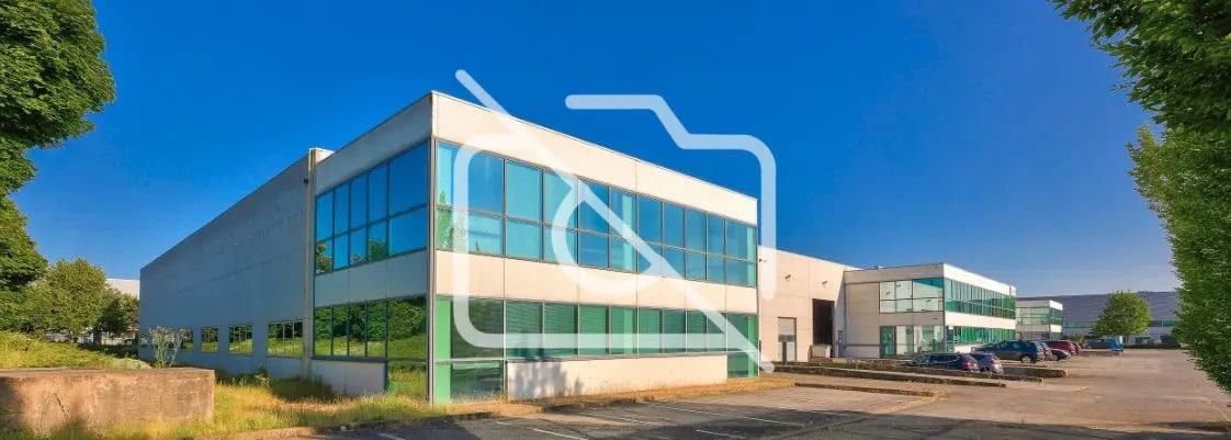 Office in Chilly-Mazarin for lease Building Photo- Image 1 of 11